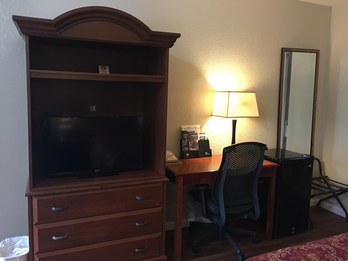 Durham Skyland Inn エクステリア 写真