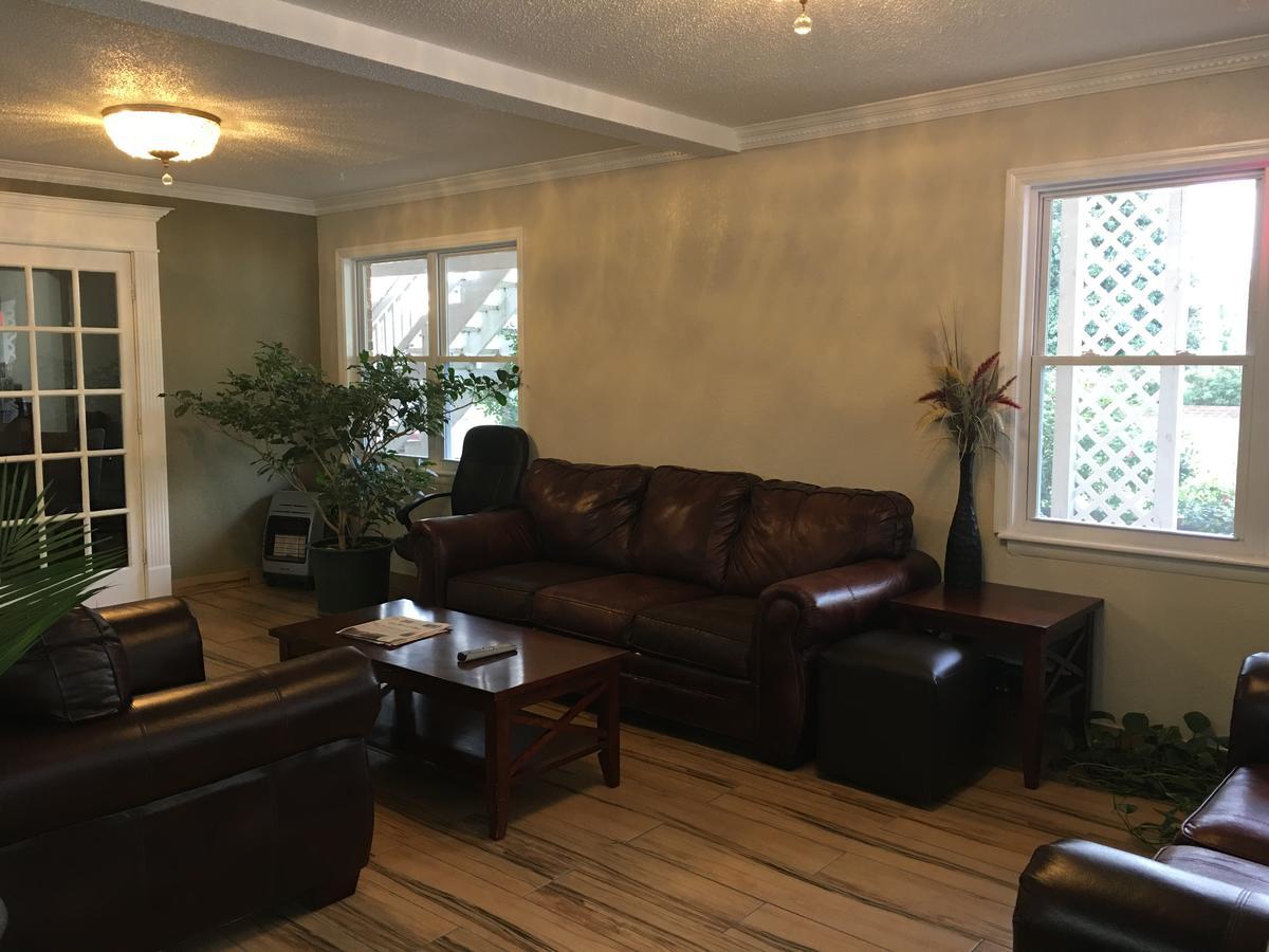 Durham Skyland Inn エクステリア 写真